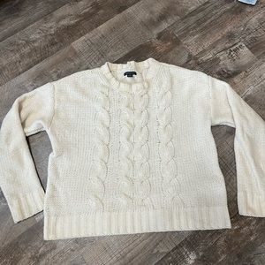 American Eagle crème sweater